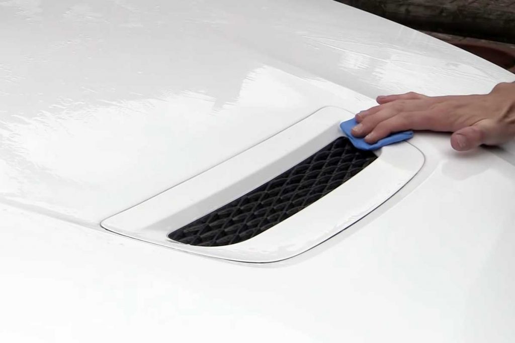 Use a Clay Bar to fully Decontaminate your White Car
