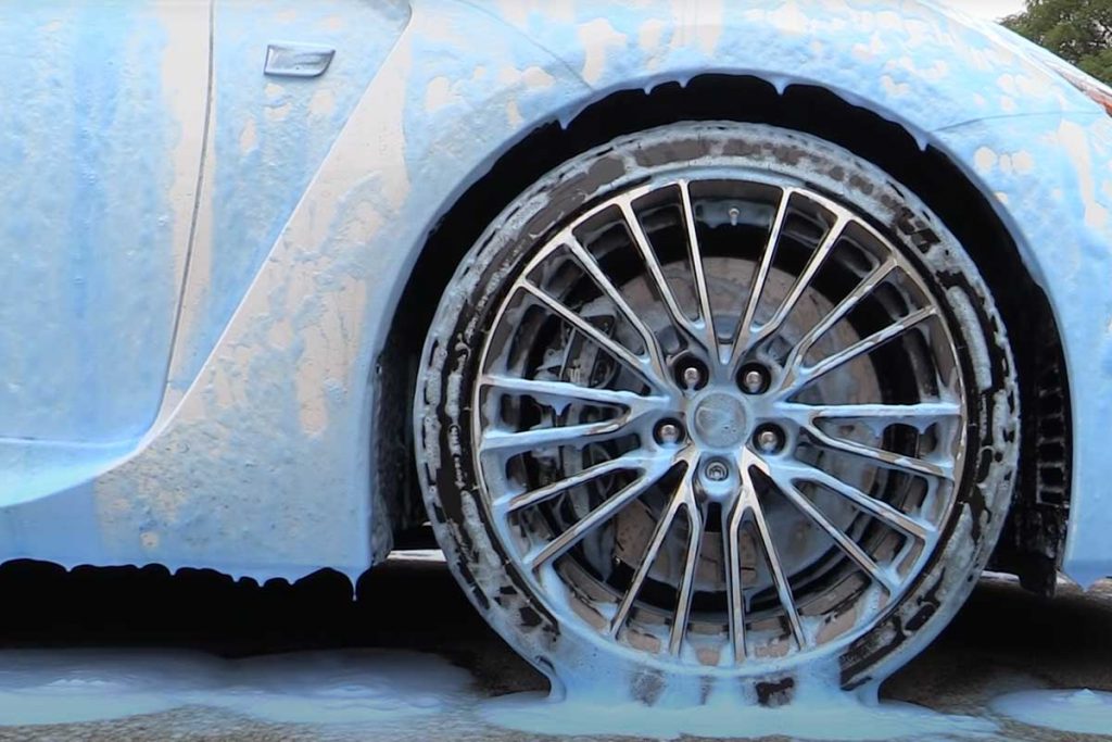 Use a Coloured Pre-Wash Snow Foam